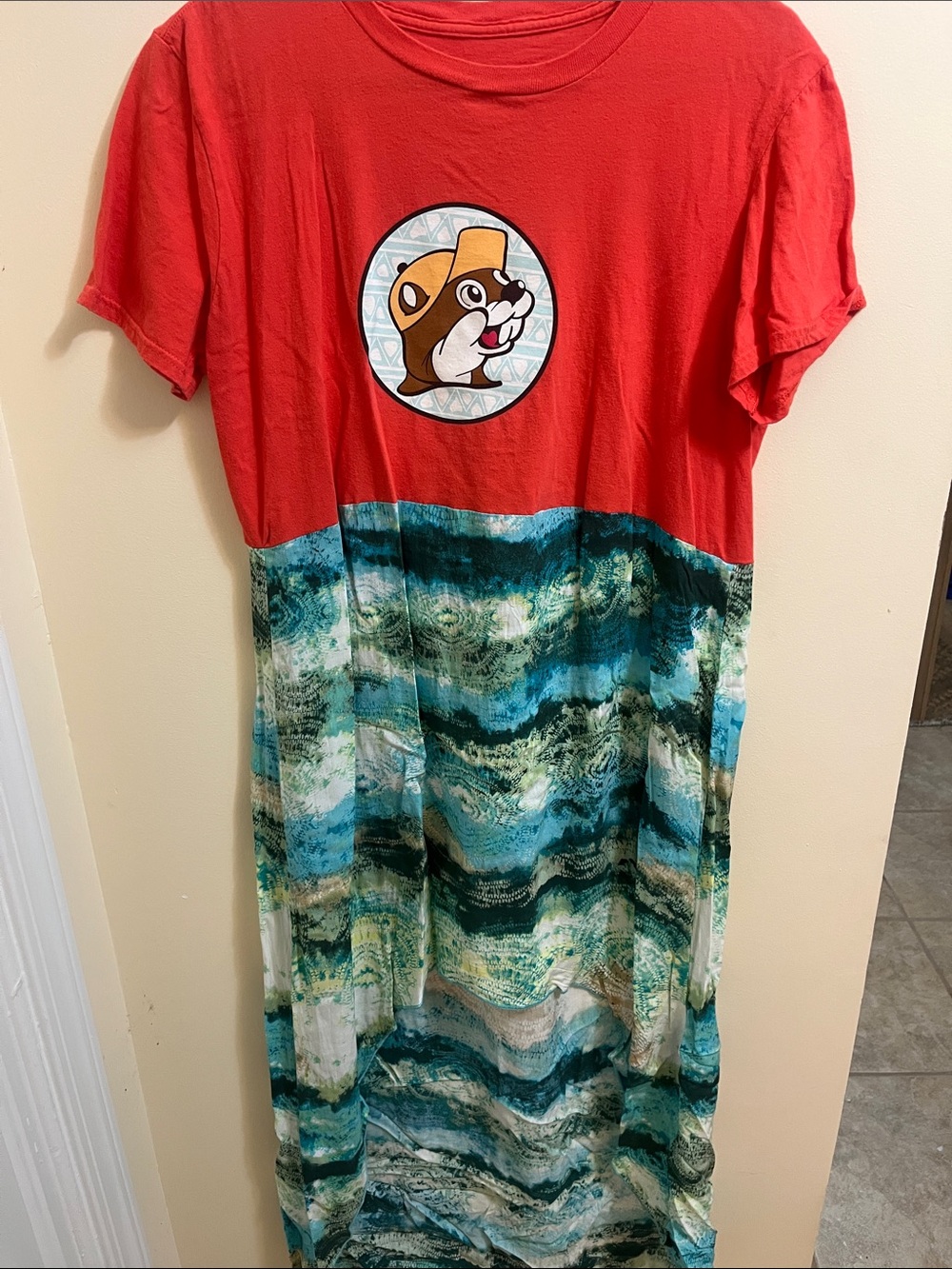 Buckeys Red Graphic Top with Teal & Green Marble Wave Skirt